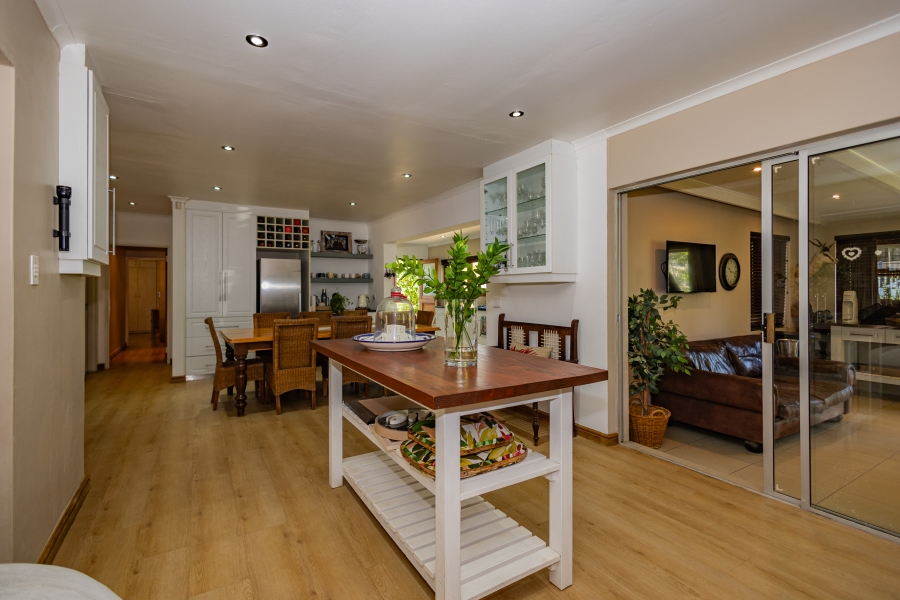 4 Bedroom Property for Sale in Panorama Western Cape